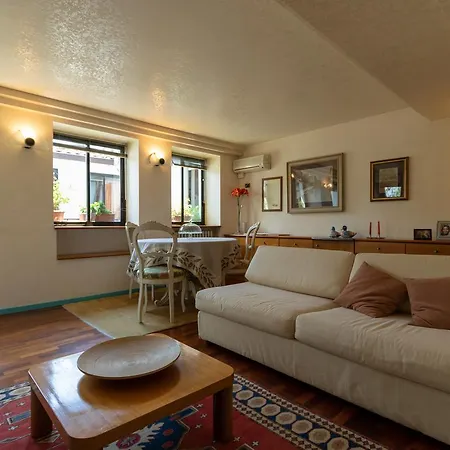 Attico Di Charme Bed & Breakfast 2*