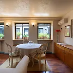 Oda ve Kahvaltı Attico Di Charme Verona